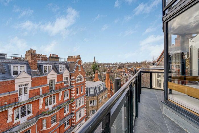 3 Bedroom Flat To Rent In Drayton Gardens, London, SW10