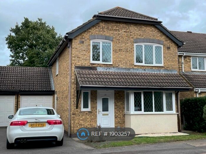 4 Bedroom Detached House To Rent In Turnstone Close, Winnersh, Wokingham, RG41