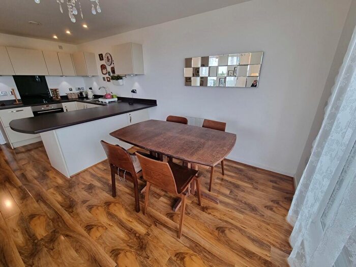 2 Bedroom Apartment To Rent In Mason Way, Park Central, B15