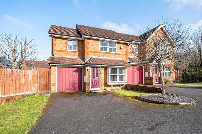 3 Bedroom Semi Detached House For Sale In Firecrest Road, Basingstoke, Hampshire, RG22