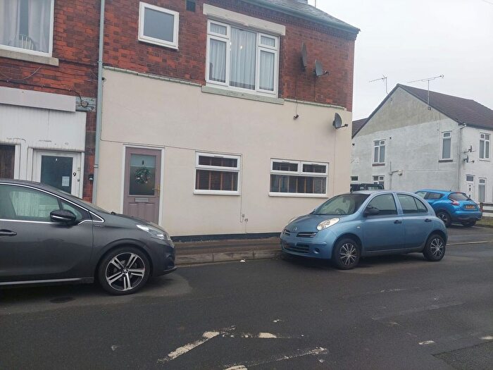 2 Bedroom Flat To Rent In Nesbit Street, Bolsover, S44