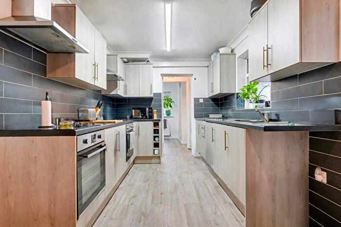 5 Bedroom Terraced House For Sale In Dawlish Road, London, N17