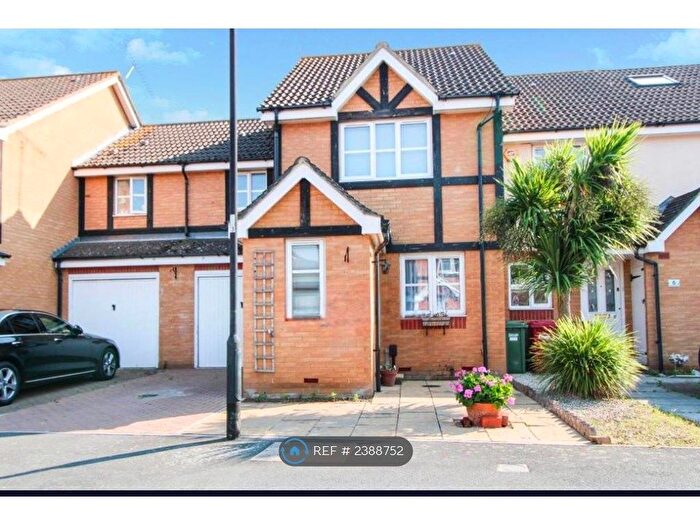 3 Bedroom Terraced House To Rent In Ferrers Close, Burnham, Slough, SL1