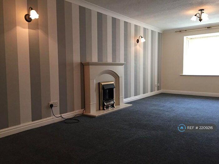 2 Bedroom Flat To Rent In Hamilton Court, Blackpool, FY1