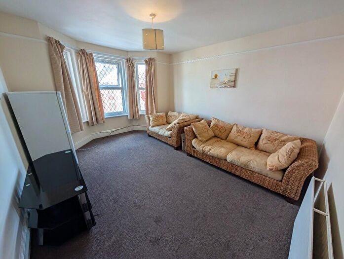 2 Bedroom Flat To Rent In Acland Road, Bournemouth, Dorset, BH9