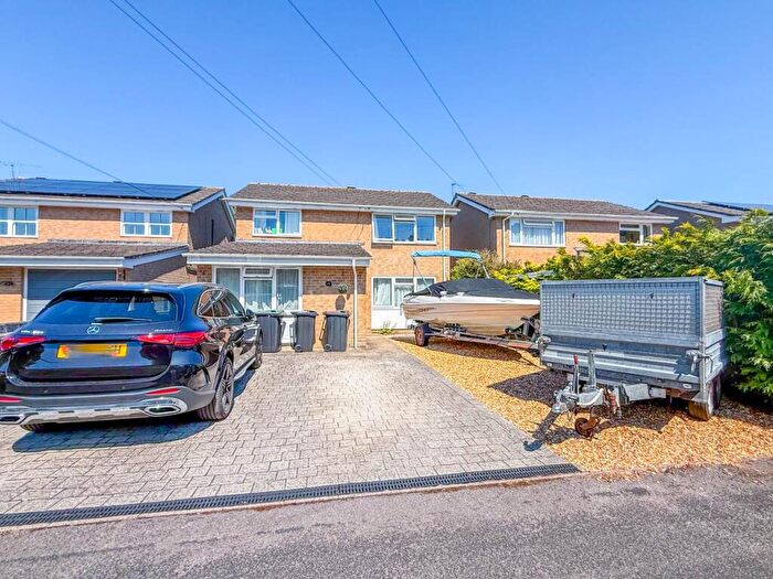 5 Bedroom Detached House To Rent In Clare Lodge Close, Bransgore, Dorset, BH23