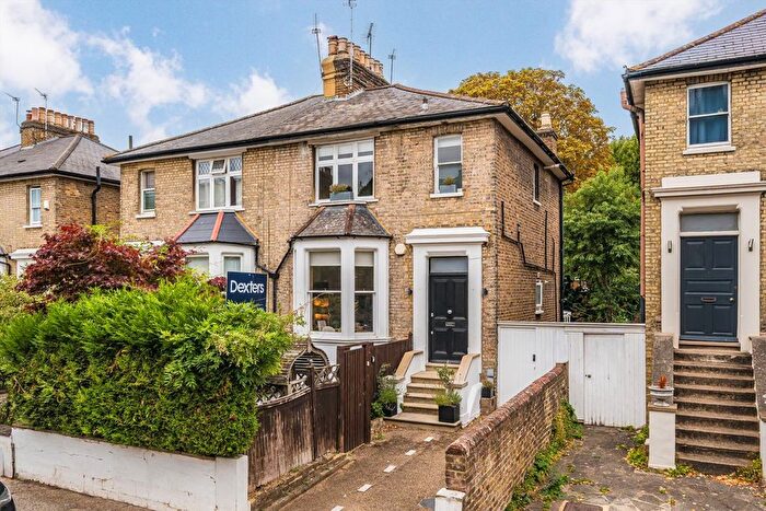 1 Bedroom Flat To Rent In Park Road, East Twickenham, TW1