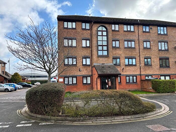 2 Bedroom Flat To Rent In King Street, Gosport, Hampshire, PO12