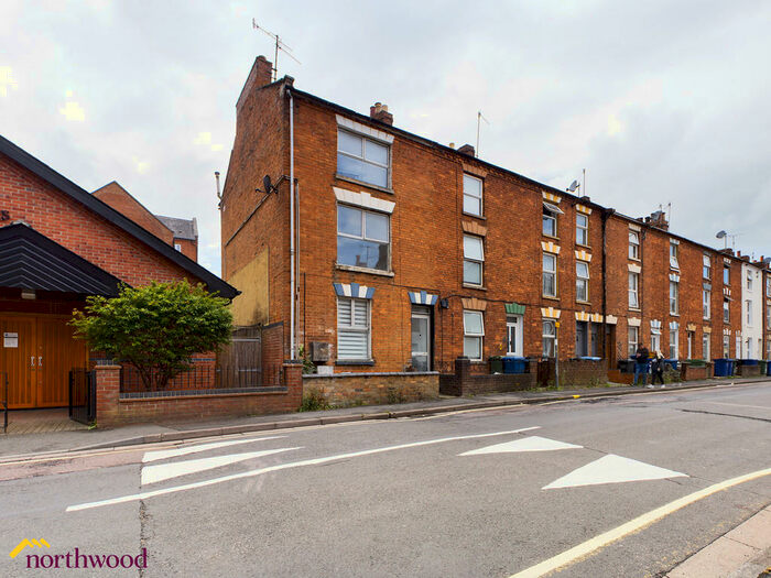 1 Bedroom Flat To Rent In Gatteridge Street, Banbury, OX16