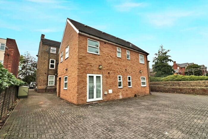 1 Bedroom Flat To Rent In Ashburnham Road, Bedford, MK40