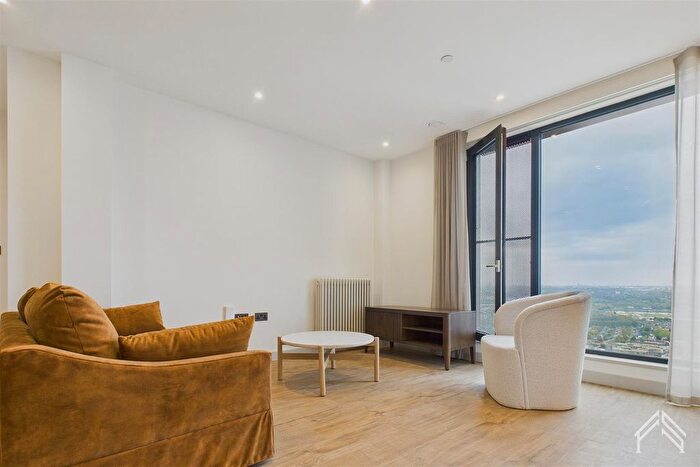 Studio To Rent In Selborne Road, London, E17