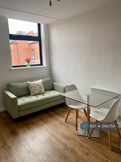 1 Bedroom Flat To Rent In The Chandlers, Leeds, LS2