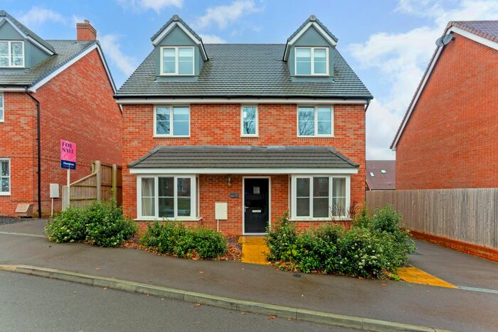 5 Bedroom Detached House For Sale In Brickwork Avenue, Liphook, GU30