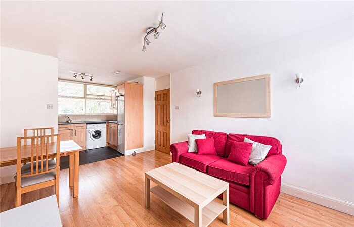 1 Bedroom Flat To Rent In Churchill Gardens, London, SW1V
