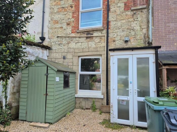 1 Bedroom Apartment To Rent In Albert Street, Ventnor, PO38