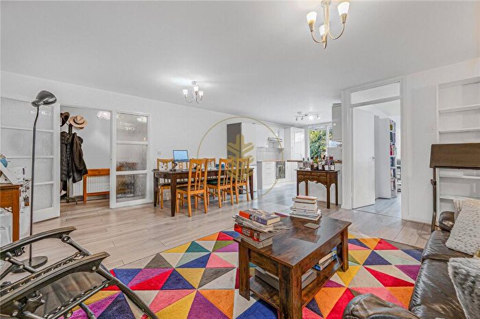 2 Bedroom Apartment To Rent In Stonegrove, Edgware, HA8