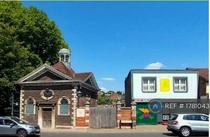 2 Bedroom Flat To Rent In Wren Mews, London, SE13