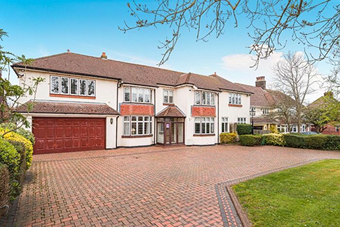 6 Bedroom Detached House For Sale In Danson Road, Bexleyheath, Kent, DA6