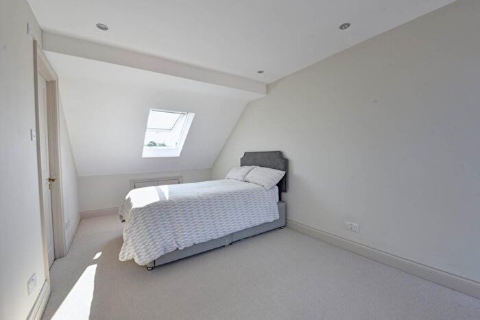 4 Bedroom Semi-Detached House For Sale In Reading Road, Henley-On-Thames, RG9