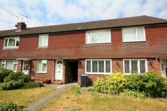 2 Bedroom Apartment To Rent In Pinewood Green, Iver, SL0