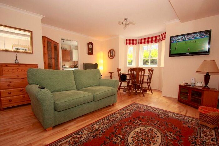 2 Bedroom Flat To Rent In Mcdonald Road, Edinburgh, EH7