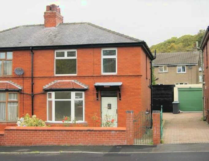 3 Bedroom Semi-Detached House To Rent In Sheffield Road, Glossop, Derbyshire, SK13