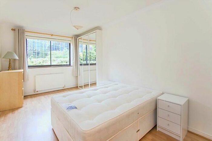 1 Bedroom Flat To Rent In Sandringham House, Windsor Way, London, W14