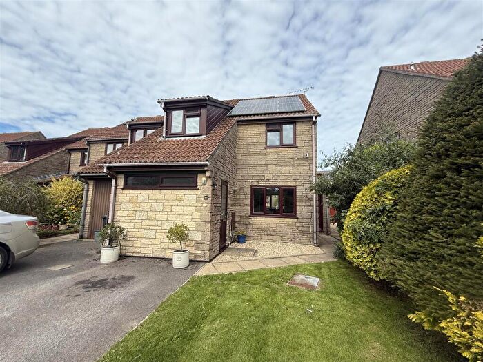 3 Bedroom End Of Terrace House To Rent In Orchard Mead, Broadwindsor, DT8