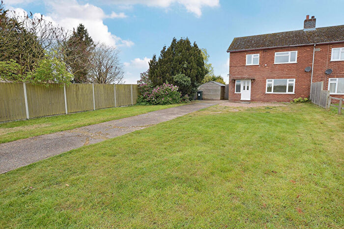3 Bedroom Semi-Detached House For Sale In New Cottages, Tumby, PE22