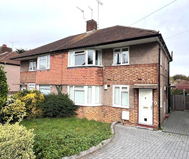 2 Bedroom Maisonette For Sale In Castleton Avenue, Barnehurst, DA7