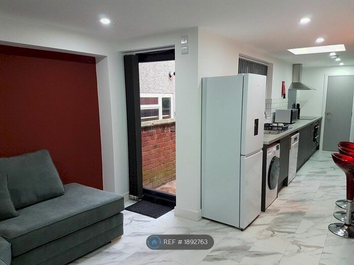 5 Bedroom Terraced House To Rent In Northfield Road, Coventry, CV1