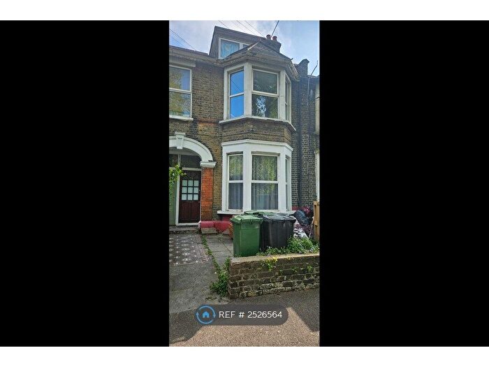 2 Bedroom Flat To Rent In Francis Road, London, E10