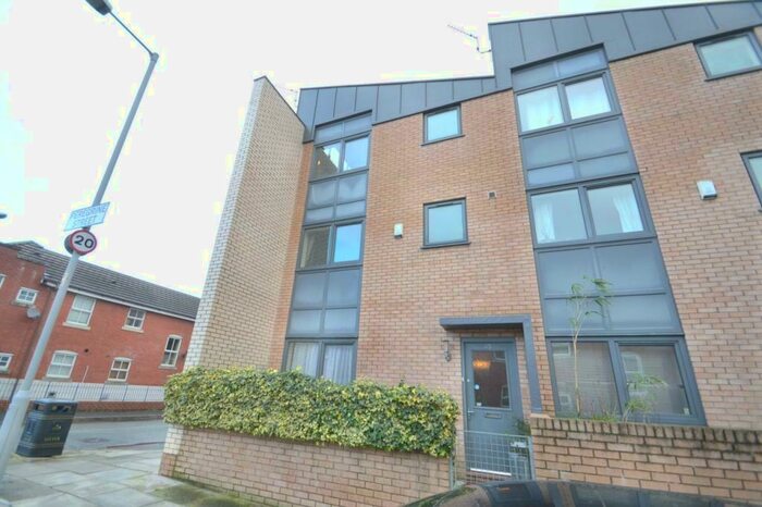 3 Bedroom Town House To Rent In Peregrine Street, Hulme, Manchester, M15