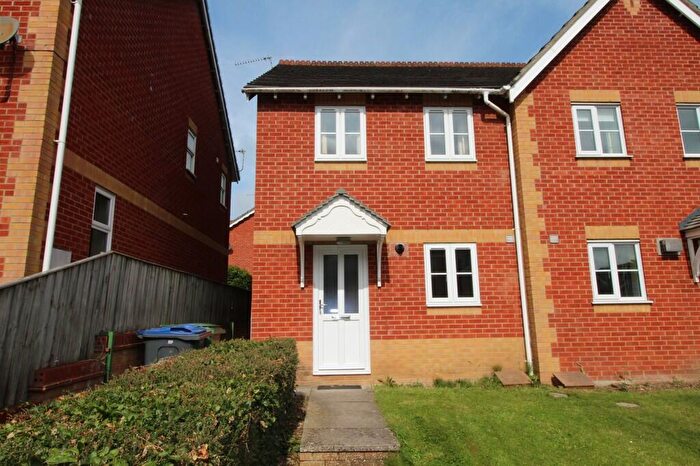 3 Bedroom Semi-Detached House To Rent In Spanbourn Avenue, SN15