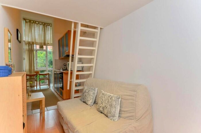 Studio To Rent In Penywern Road, Earls Court, London, SW5