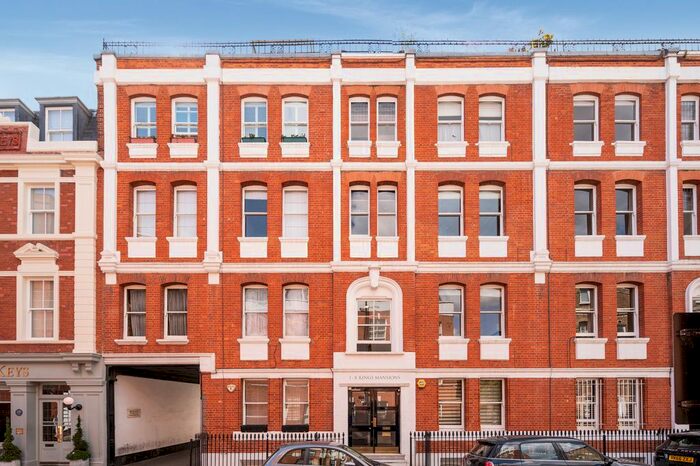 3 Bedroom Flat To Rent In Lawrence Street, London, SW3