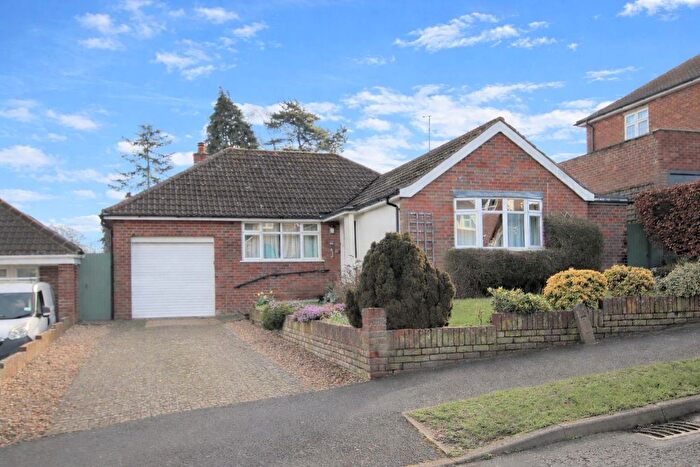 3 Bedroom Detached Bungalow For Sale In Manor Road, Toddington, Dunstable, LU5