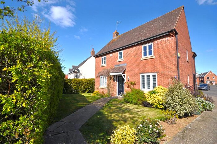 3 Bedroom Detached House For Sale In Hedgerow Lane, Mawsley Village, NN14