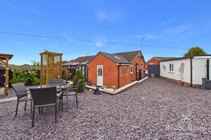 2 Bedroom Bungalow For Sale In South Hill Rise, Leeds, West Yorkshire, LS10