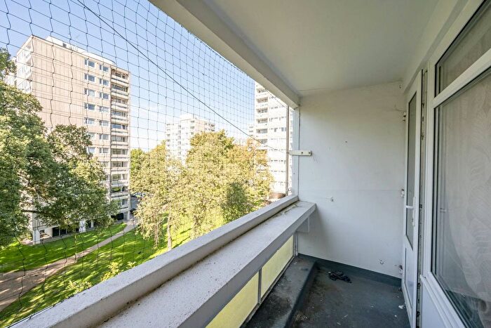 1 Bedroom Flat For Sale In Tangley Grove, Roehampton, London, SW15