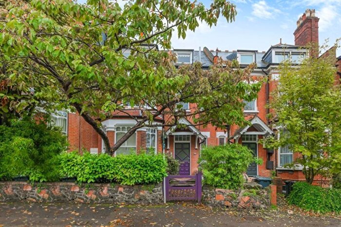 1 Bedroom Flat To Rent In Church Crescent, Muswell Hill, N10
