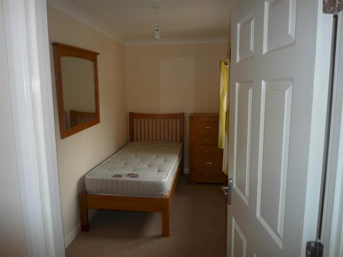 2 Bedroom Flat To Rent In Abbeyfields, Peterborough, PE2