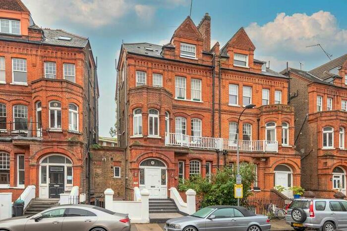 3 Bedroom Flat To Rent In Mornington Avenue, West Kensington, W14