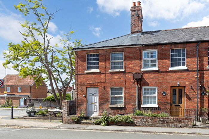 2 Bedroom End Of Terrace House For Sale In Commercial Road, Devizes, Wiltshire, SN10