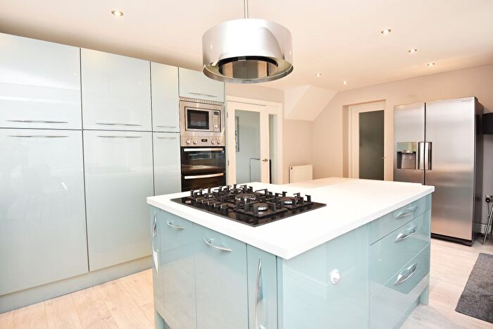 4 Bedroom Detached House For Sale In Chatsworth Grove, Harrogate, HG1