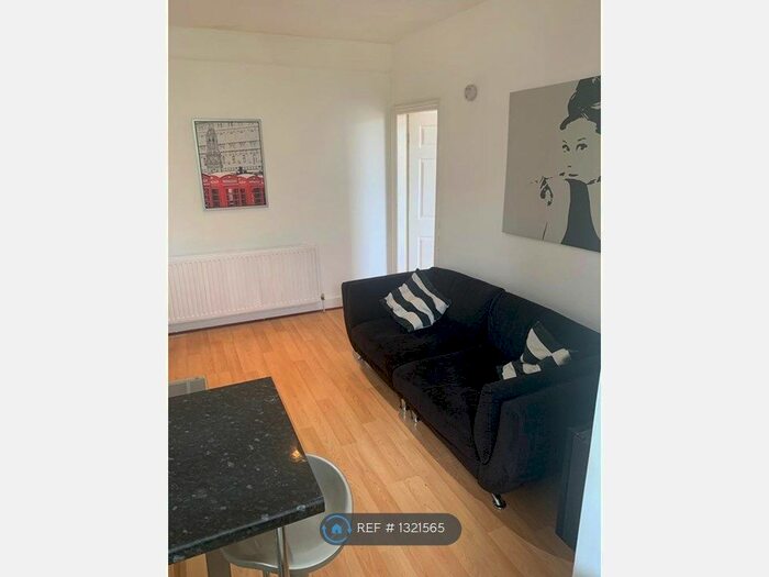 1 Bedroom Flat To Rent In Dewsbury Court, London W4
