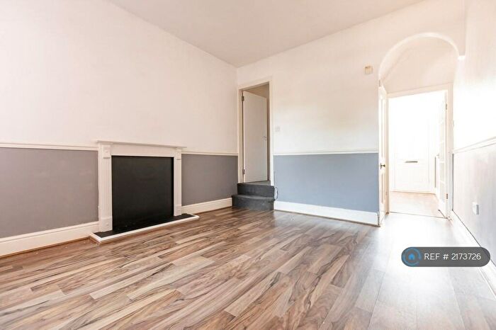 2 Bedroom End Of Terrace House To Rent In Vicarage Road, Halesowen, B62