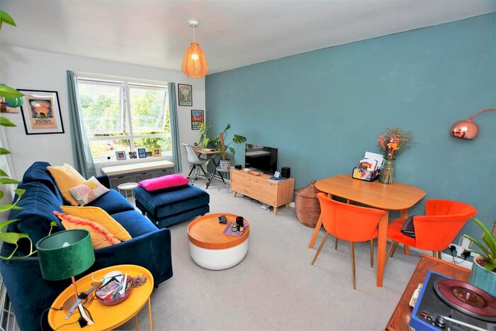 1 Bedroom Flat To Rent In Singleton Close, Colliers Wood, London, SW17