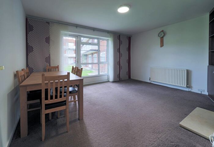 3 Bedroom Flat To Rent In Garden Close, Hillingdon, HA4