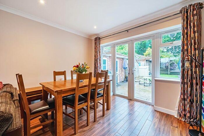 4 Bedroom Detached House For Sale In Newlands Way, Broadstone, BH18
